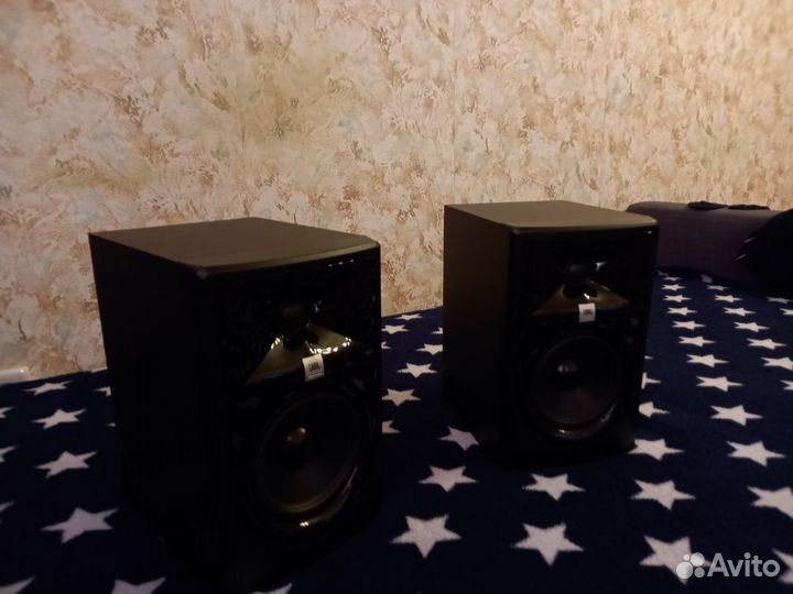 Студийные мониторы JBL MkII 3 series