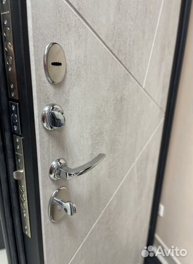 Дверь входная