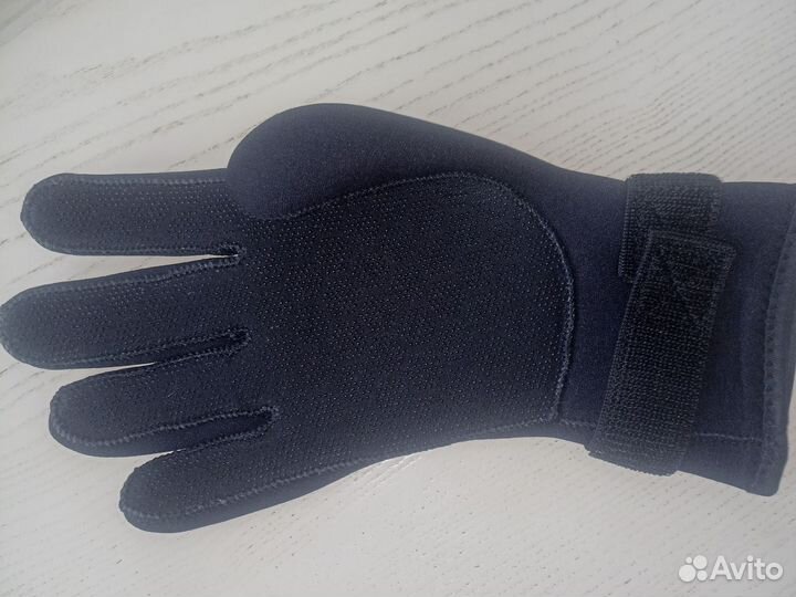 Неопреновые перчатки для дайвинга