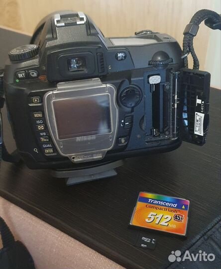 Зеркальный цифровой фотоаппарат Nikon D70