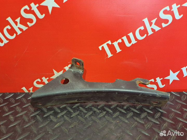 Кронштейн крыла правый Daf XF105