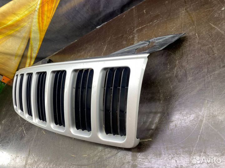 Решетка радиатора Jeep Grand Cherokee WK 5507