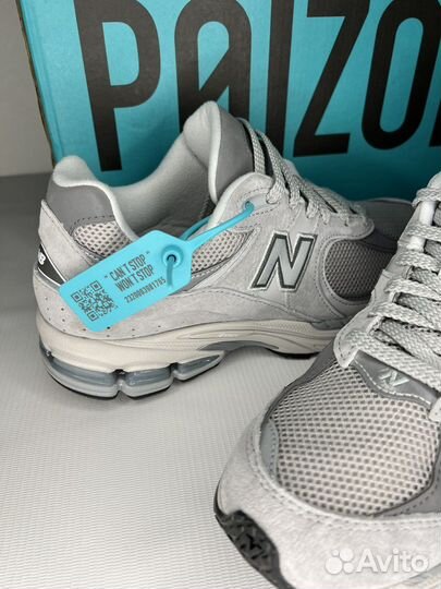 New balance 2002r