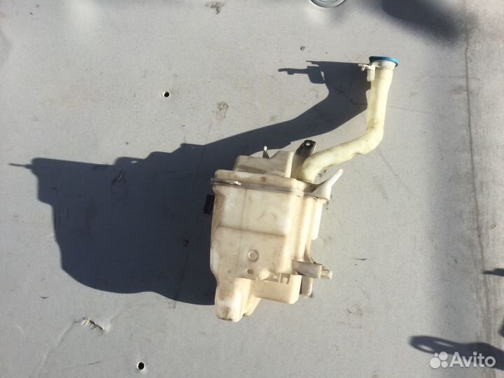 Бочек омывателя Suzuki Kizashi