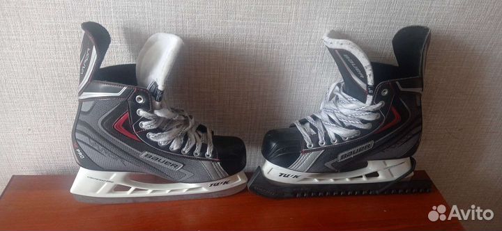 Хоккейные коньки bauer 42/43 размер