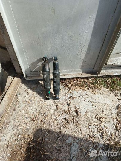 Амортизаторы задниена kia rio 3 бу. 55300-4L002