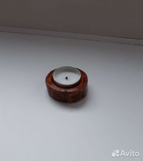 Подсвечник со свечкой