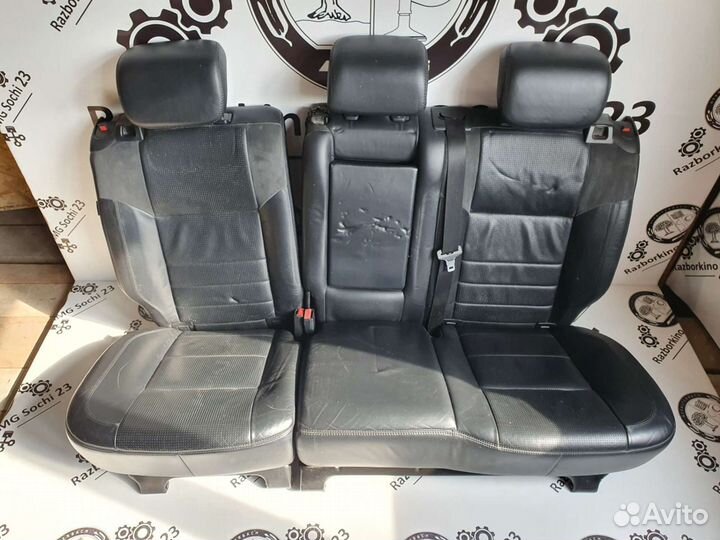 Задние сиденья (диван) AMG для Mercedes W164