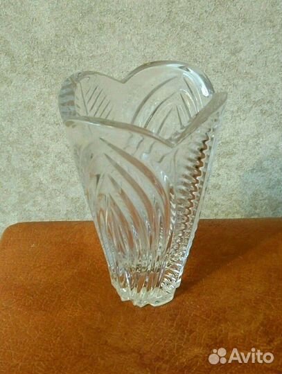 Хрустальная вазочка