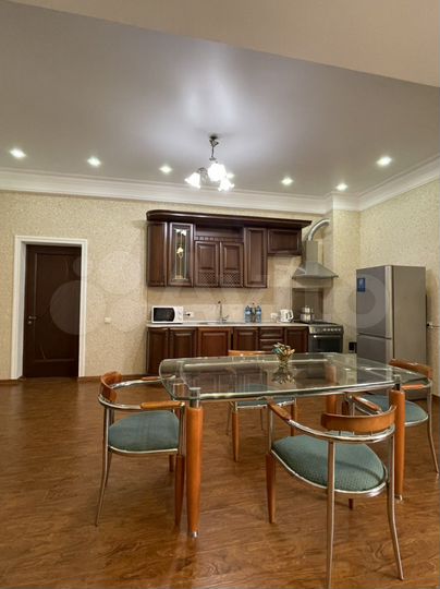 3-к. квартира, 101 м², 4/7 эт.