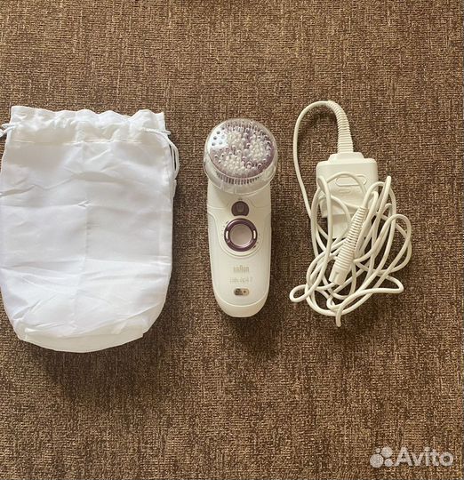 Пилинг-щетка для лица и тела Braun