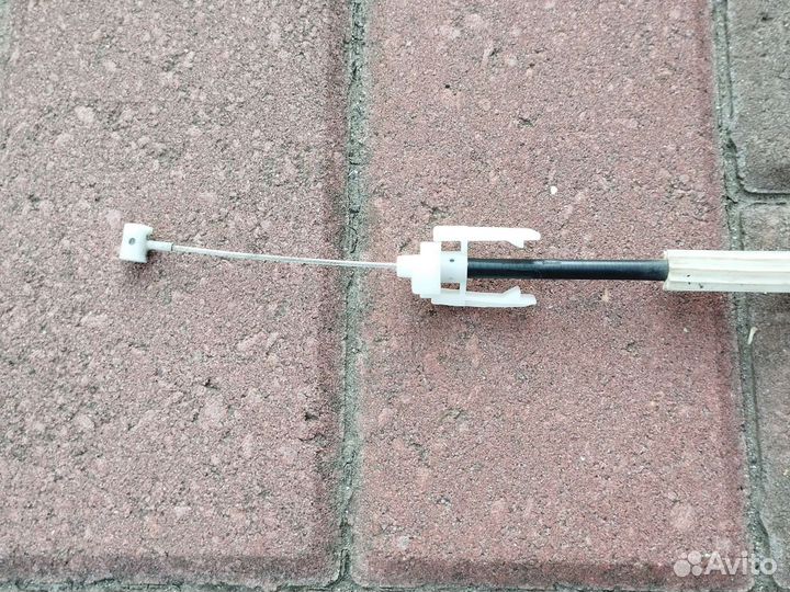 Тросик открывания задний Volkswagen touareg gp