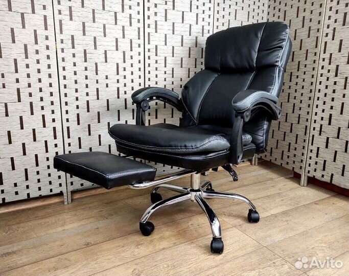 Игровое компьютерное кресло