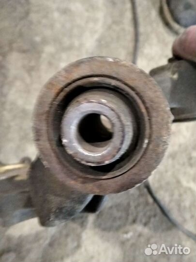 Ступица задняя левая на Suzuki Grand Vitara