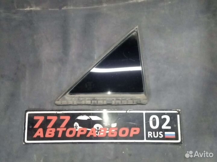 Стекло глухое задней правой двери Toyota Camry 30