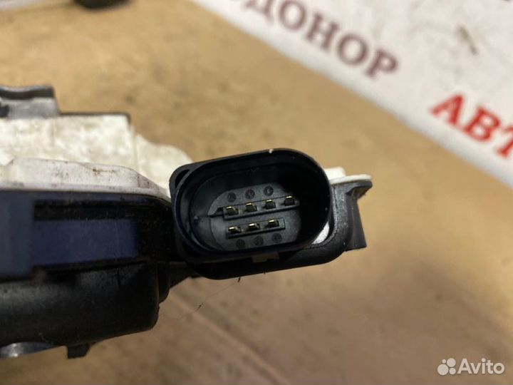 Замок двери передний правый Skoda Fabia 2 2010