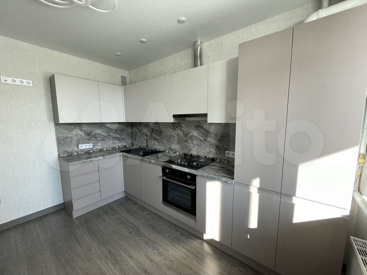 2-к. квартира, 58,2 м², 1/9 эт.