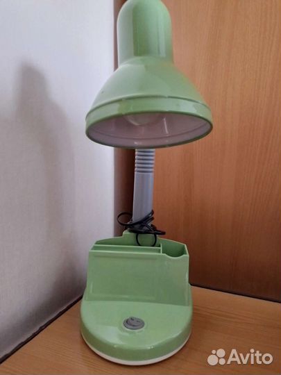 Настольная лампа