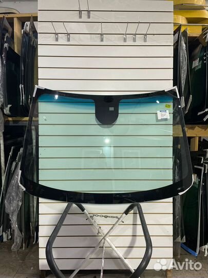 Лобовое стекло Шевроле Кобальт