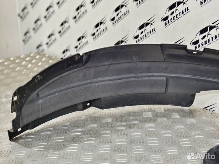 Подкрылок передний правый Hyundai Grand Starex/H1