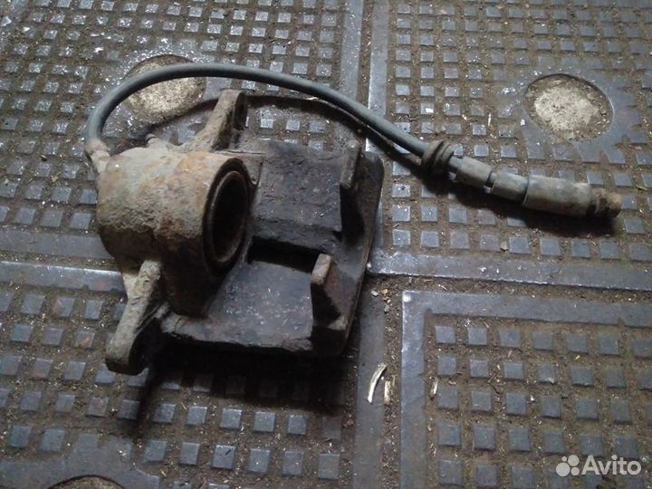 Суппорт передний правый Ford Mondeo 3