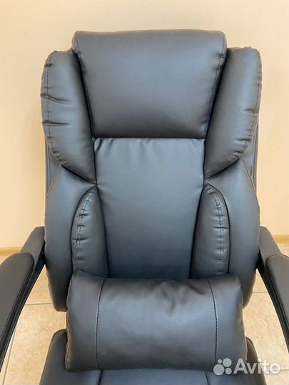 Кресло офисное Экокожа с подушкой черное