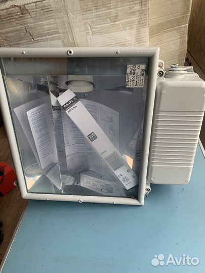 Металлогалогенныц уличный прожектор