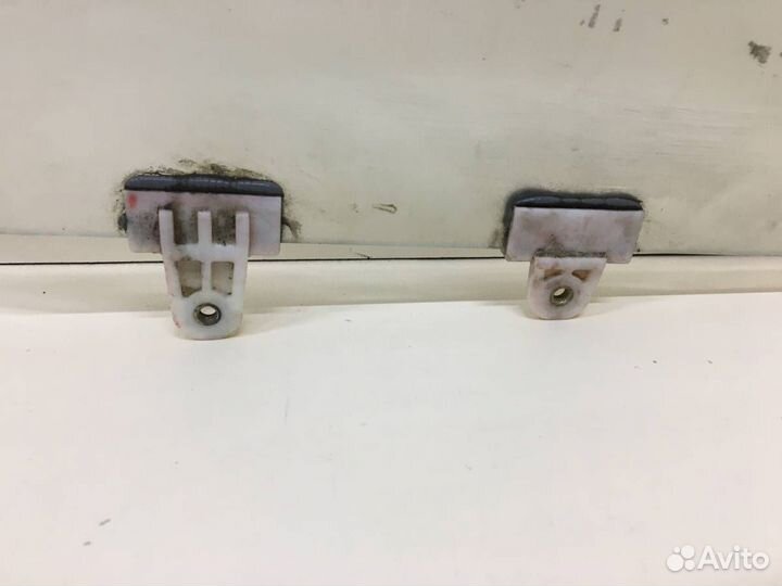 Стекло двери передней правой Nissan Almera Classic