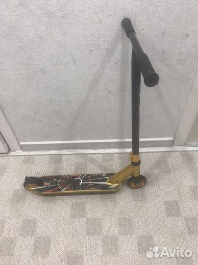 Самокат трюковой