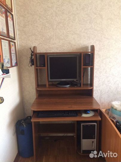 Компьютерный стол