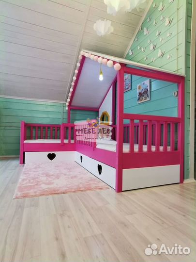 Кровать домик