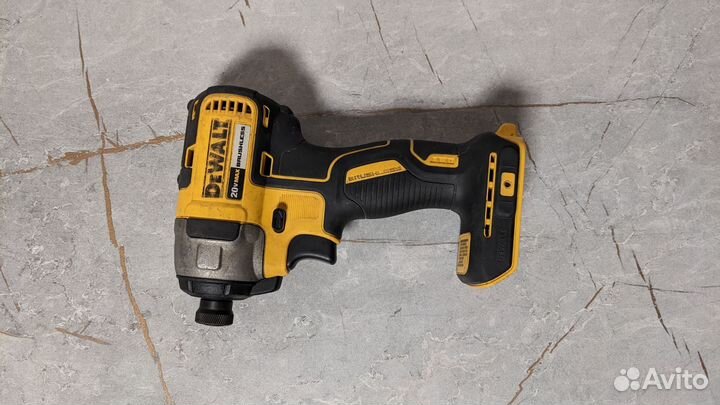 Винтоверт Dewalt DCF787 (США)