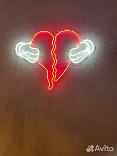 Неоновая вывеска Сердце