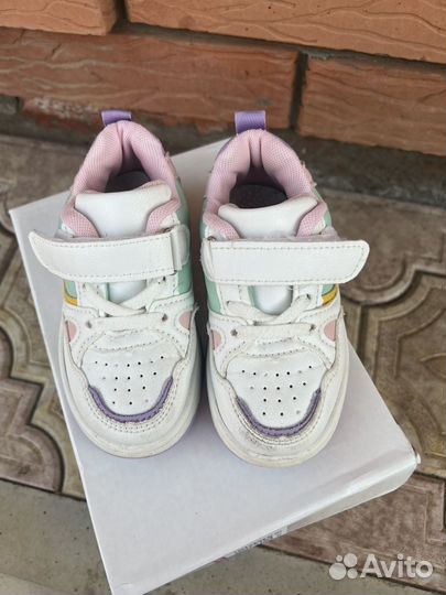 Кроссовки детские