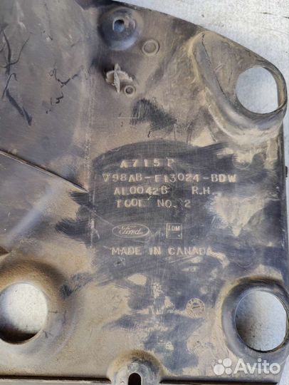 Обшивка багажника Ford Focus 1