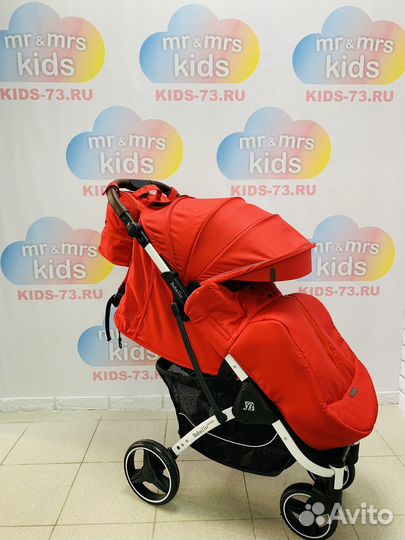Прогулочная коляска новая