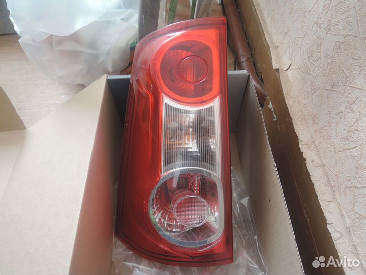 Фонарь задний левый LADA Largus