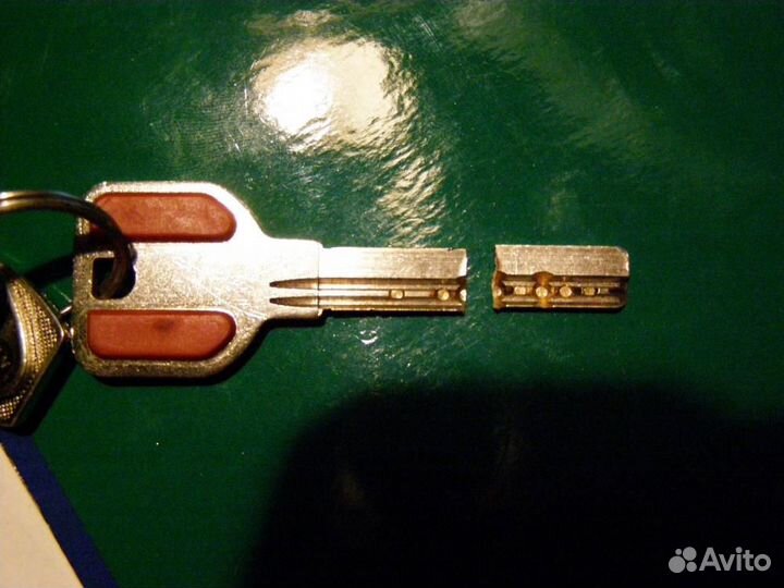 Вскрытие замков квартир, гаражей