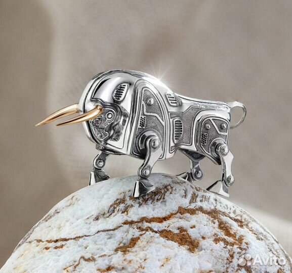 Колокольчик-символ 2021 Белый Металлический Бык