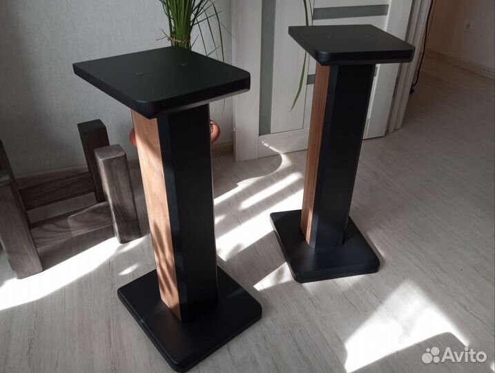 Подставки под акустику