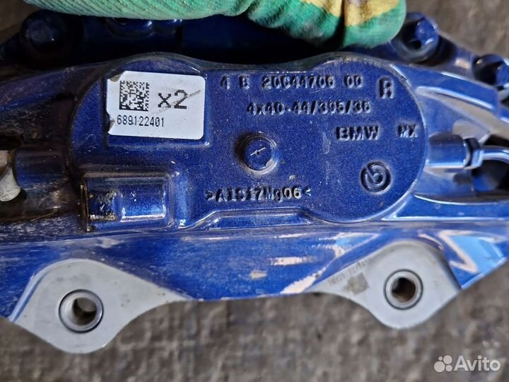 Передний правый суппорт BMW X7