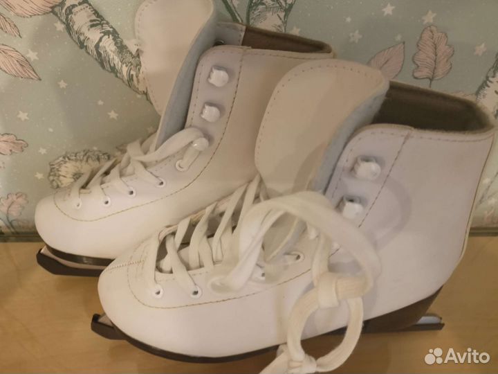 Новые фигурные коньки 35 р-р