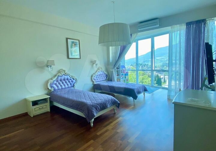 3-к. квартира, 137 м², 7/13 эт.