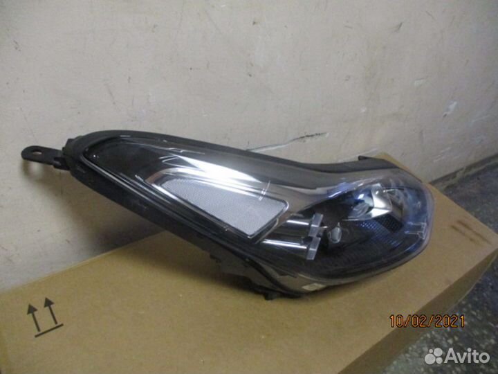 Фара правая Kia Sportage