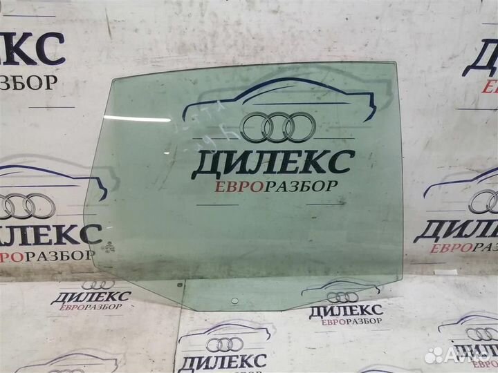 Стекло двери задней правой VW Jetta 2005-2011