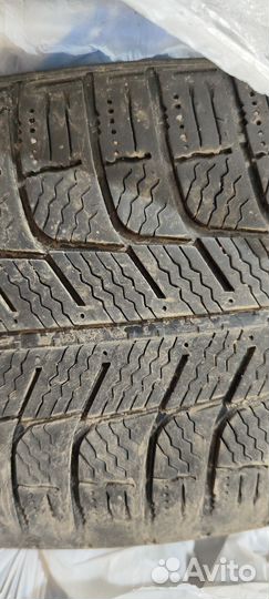 Michelin X-Ice XI3 215/60 R17 96T