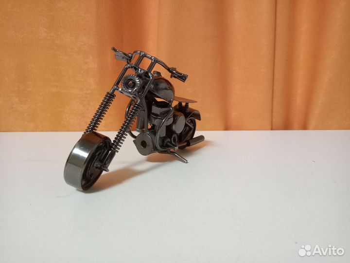 Модель мотоцикла. Металлический