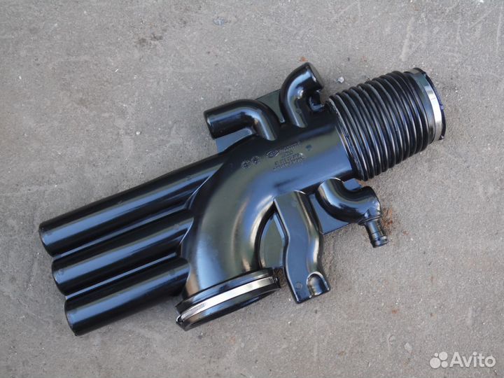 Патрубок воздушного фильтра Рендж Ровер 3