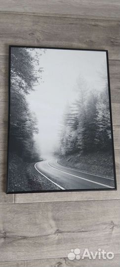 Плакат постер черно-белый в рамка черная