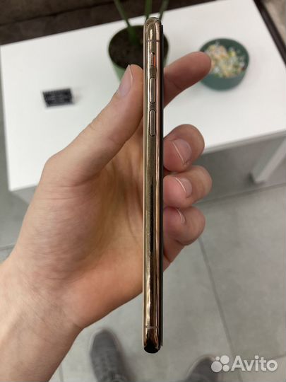 iPhone Xs, 64 ГБ